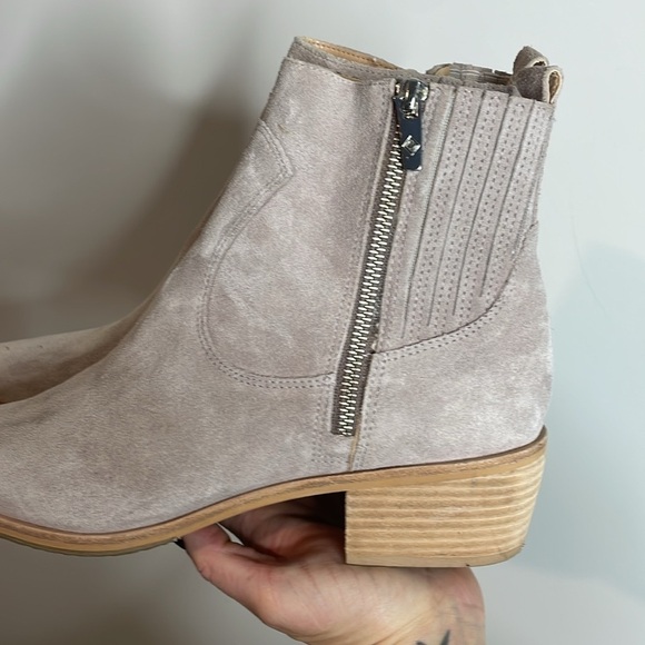 Donald J. Pliner | Women’s Suede Marisol Western Vibe Booties Size 9.5 NWOB - Picture 4 of 6